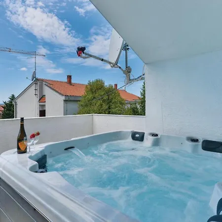 Xxl Gega With Pool, Jacuzzi