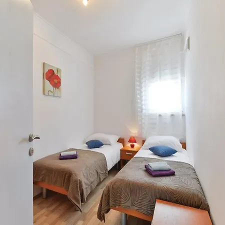 Xxl Gega With Pool, Jacuzzi Villa