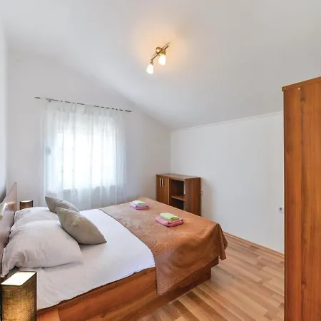 Villa Xxl Gega With Pool, Jacuzzi