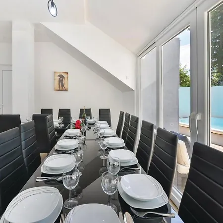 Villa Xxl Gega With Pool, Jacuzzi