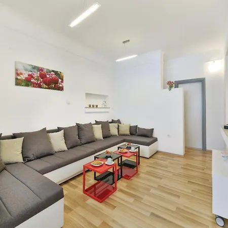 Villa Xxl Gega With Pool, Jacuzzi